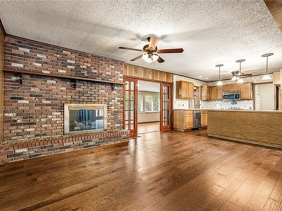 5th image of 755 N Cedarwood Ave