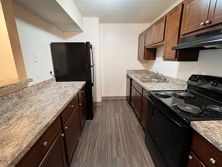 Forest Creek Apartments — Photo 32