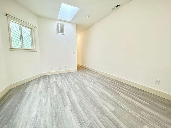 5th image of 1242 Howard St APT 6