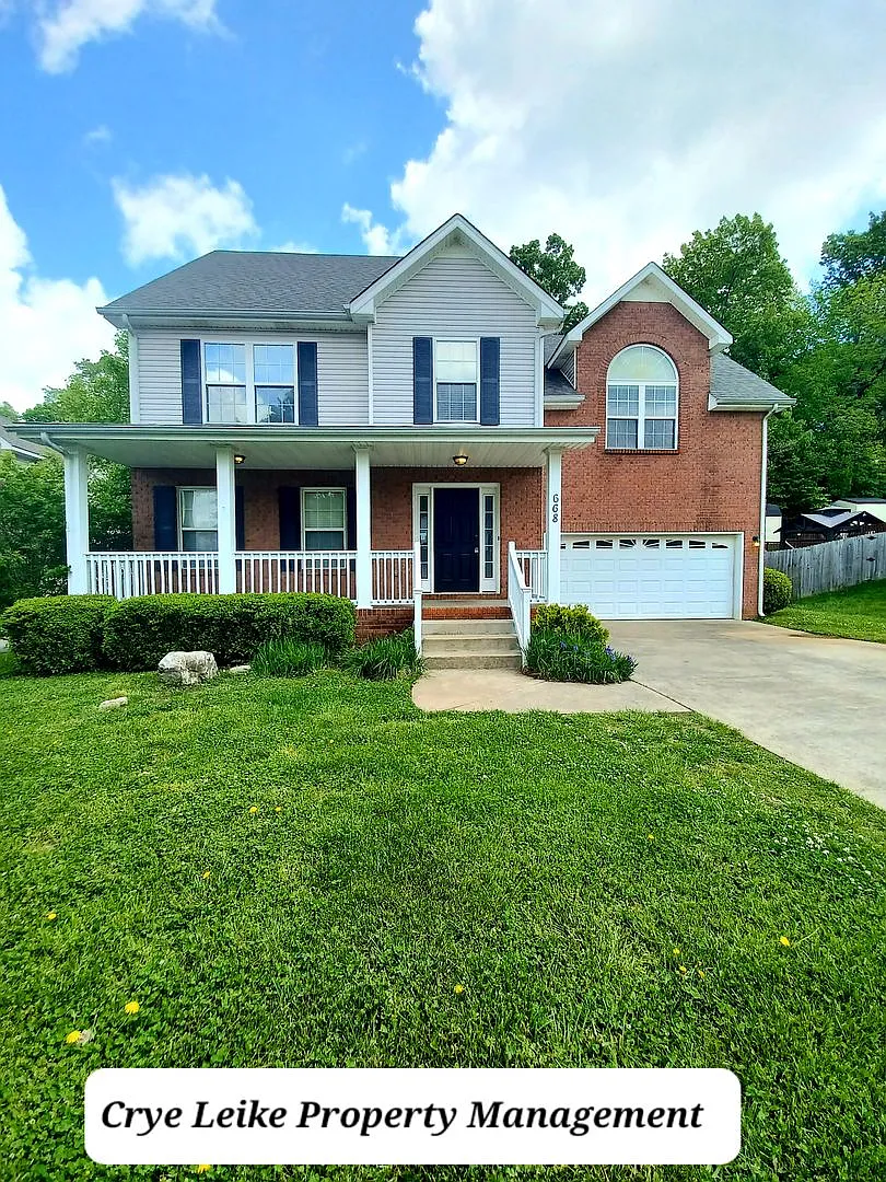 Spacious 3-Bedroom Home with Bonus Room, Fenced Yard & Pet-Friendly! — Photo 1