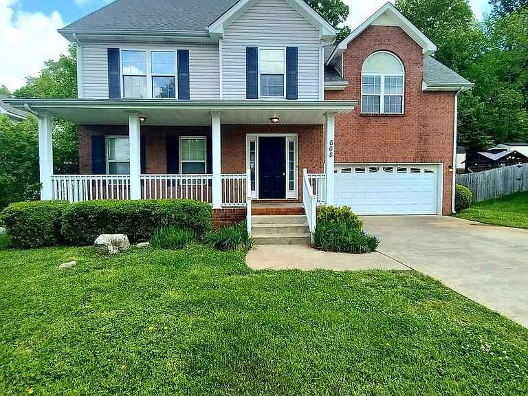 668 Winding Bluff Way — Photo 1