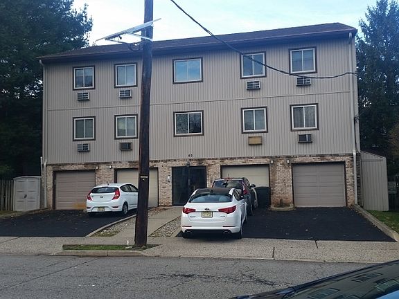 2nd image of 49 Bellevue Ave APT B2