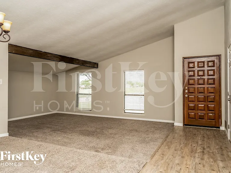 5276 Sherman Dr — Photo 2