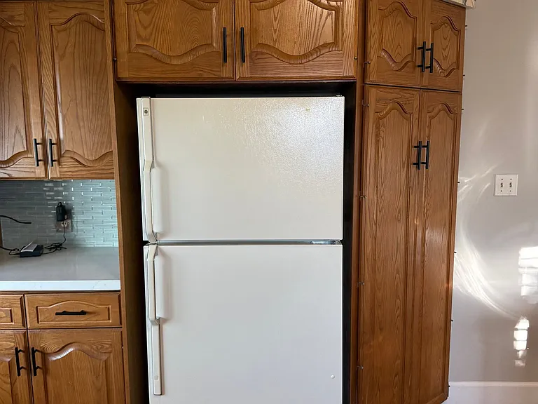 2278 E Logan Ave — Photo 16