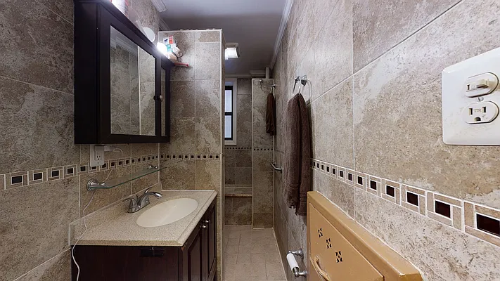 Sold by Diamond Real, Inc. | media 6