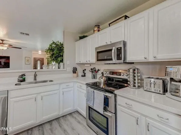 2477 E Meadow Land Dr, San Tan Valley, AZ 85140