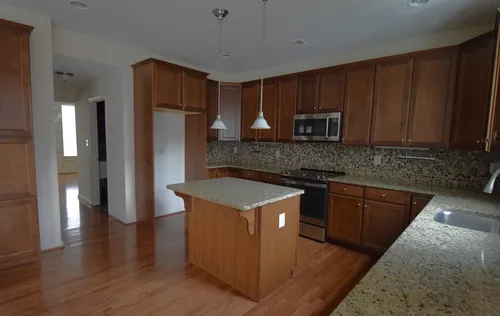 111 Country Ln Photo 1