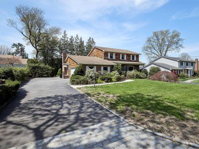 54 Robbins Drive, Williston Park, NY, 11596