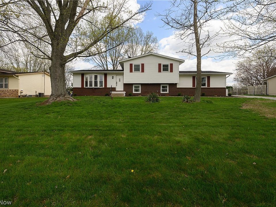 1st image of 11490 Peach Glen Ave NW