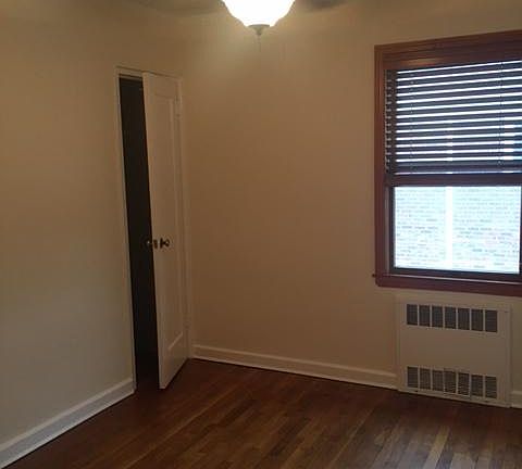 5th image of 256 Beach 128 St