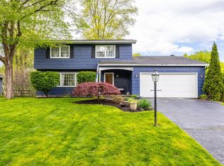 35 Stony Brook Ln, Fairport, NY 14450