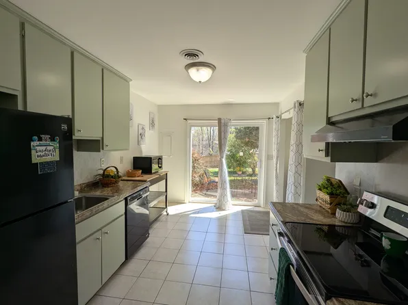 2520 Naylor St #B, Charlottesville, VA 22903