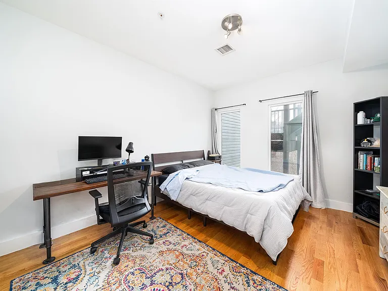 516 Monroe St #1 — Photo 12