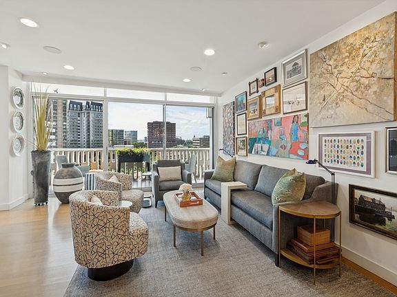 3rd image of 3701 Turtle Creek Blvd APT 11BF