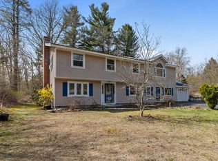 13 Gary Rd, Chelmsford, MA 01824