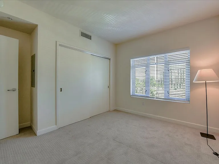 175 W Saint James St #508 — Photo 12