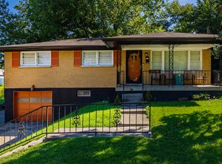 2330 Embassy Ln, Shively, KY 40216