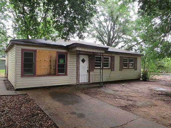 2nd image of 3336 Clarke Blvd