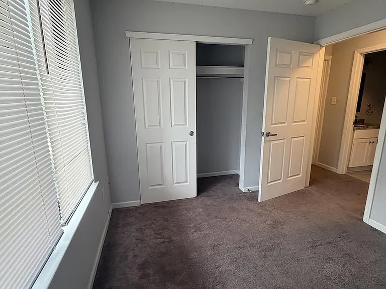 2805 Auburn Ct — Photo 2