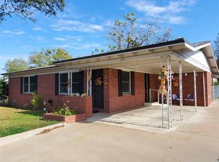 406 N Adams St, Carthage, TX 75633