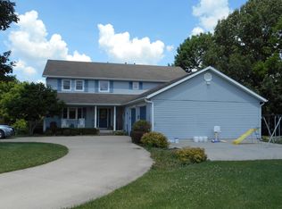 15433 N Siemer Rd, Effingham, IL 62401