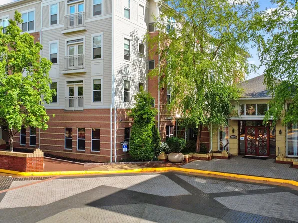 9480 Virginia Center Blvd Unit 239, Vienna, VA 22181