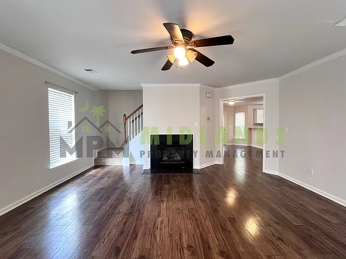 3 bed, 3.0 bath, 2354 sqft, $2,100 — Photo 3
