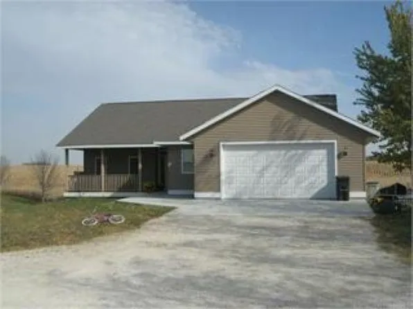 2829 Locust Rd, Decorah, IA 52101