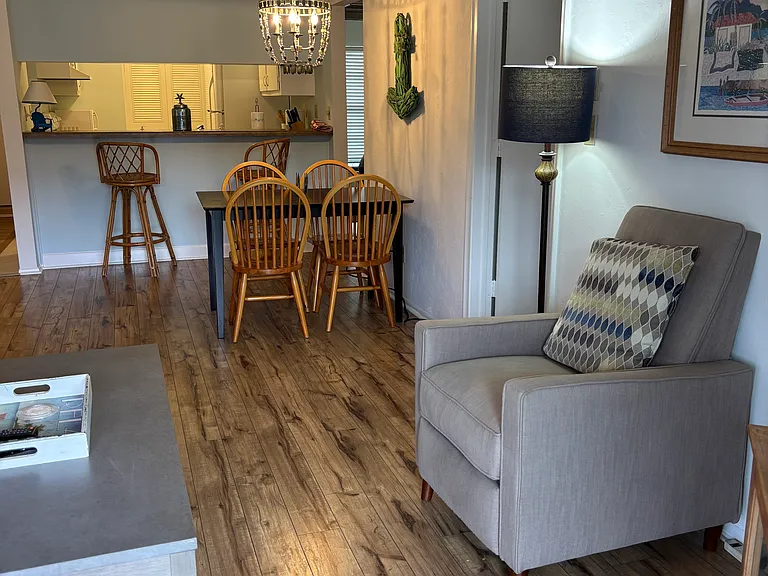 20 Greenbrier St #208 — Photo 6