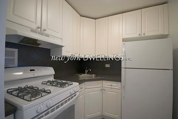 Rented by New York Dwellings LLC | media 34