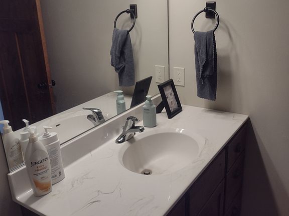 2nd image of 618 E Grand Ave #4