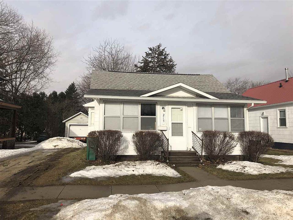 1st image of 215 4th Ave NE