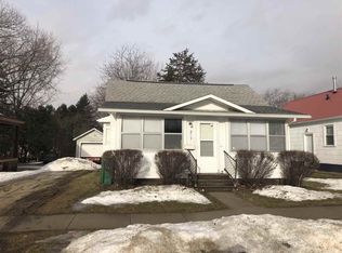 215 4th Ave NE, Independence, IA 50644