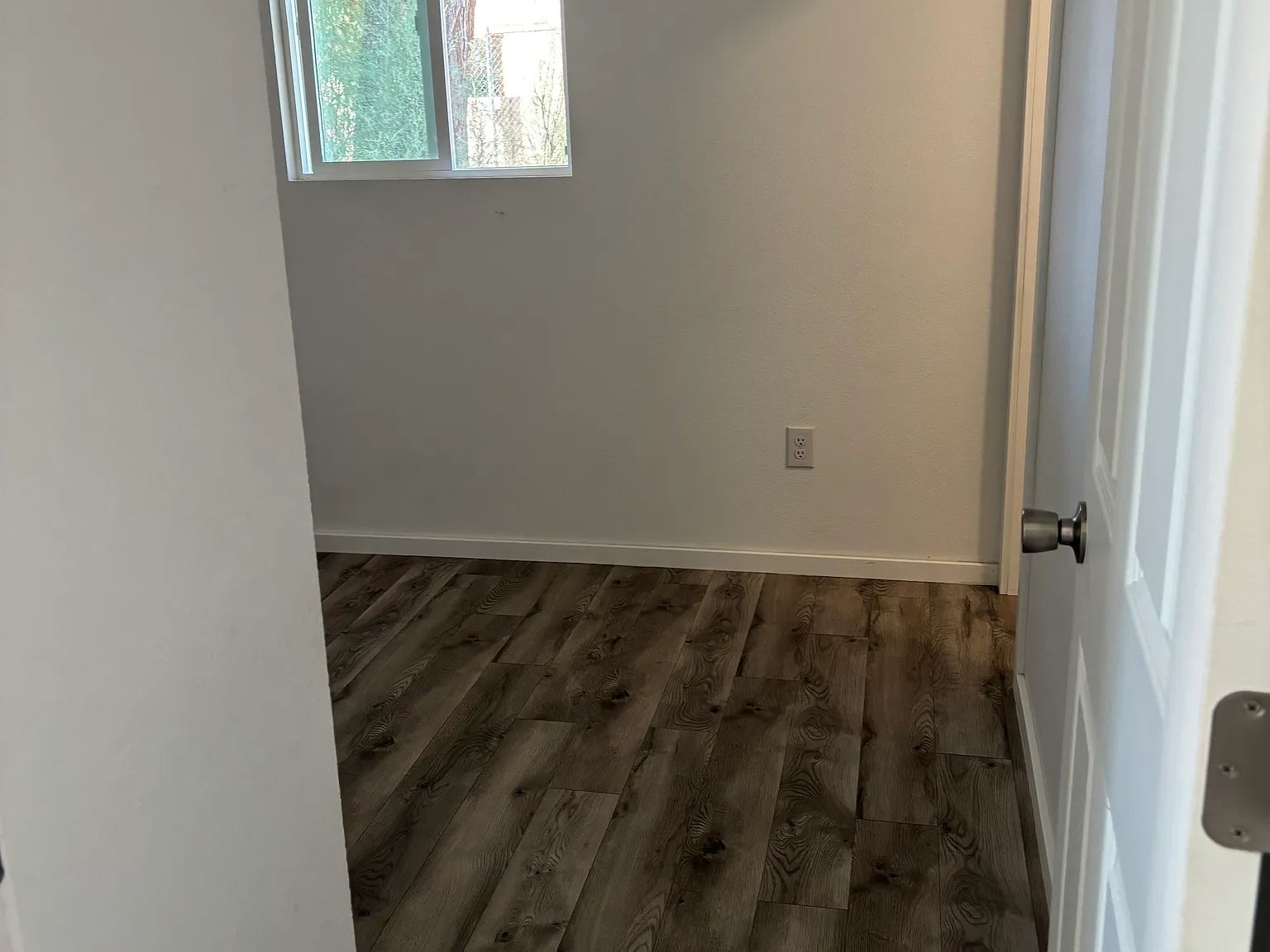 Studio, $950 — Photo 2