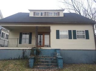 809 Broadway St, Irvine, KY 40336