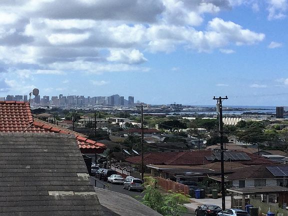 Diamond head view with Kehi Lagoon
