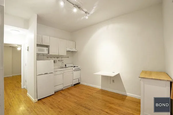 Rented by Bond New York | media 1