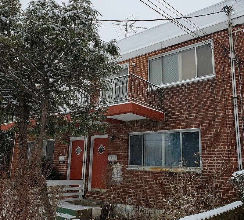 2nd image of 796 Warwick St