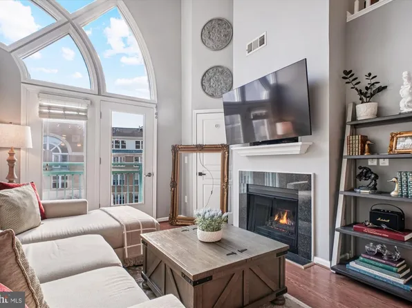 12000 Market St APT 415, Reston, VA 20190