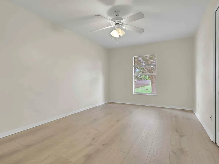 2124 NW 18th Ave — Photo 13