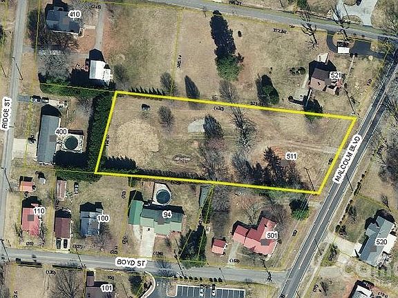 2nd image of 511 Malcolm Blvd