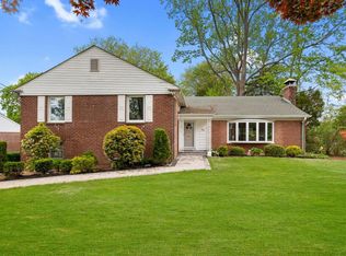 59 Woodford Rd, Scarsdale, NY 10583