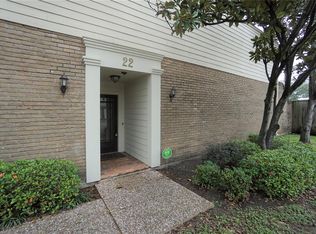 22 Townhouse Ct, Bellaire, TX 77401