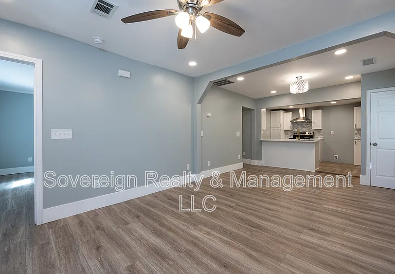 2227 Telhurst St SW — Photo 2