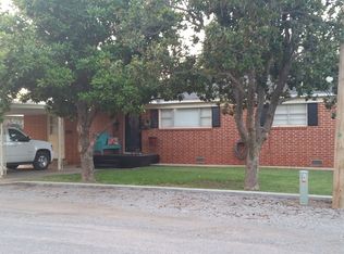 417 W Monroe St, Mangum, OK 73554