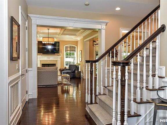 5th image of 175 Cortland Dr #68