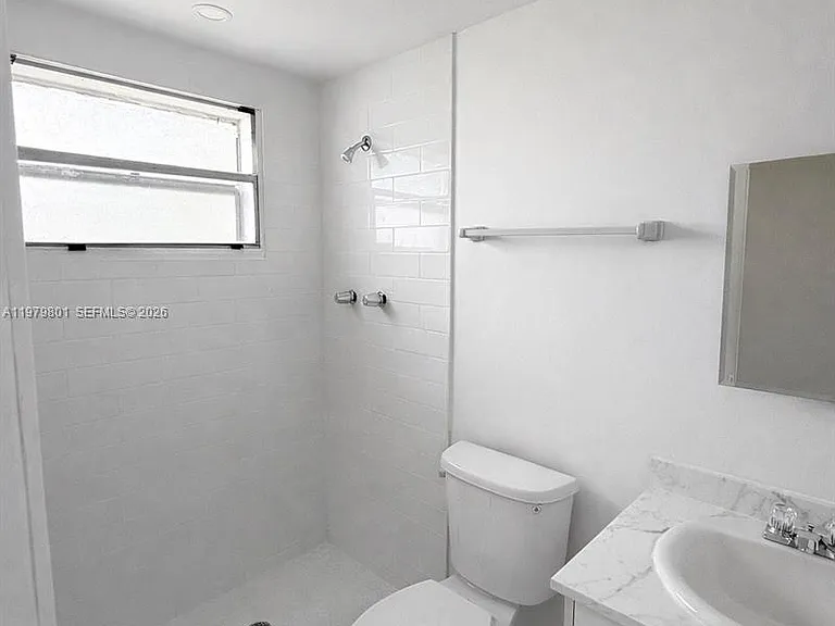 1077 NW 45th Ave #0 — Photo 4