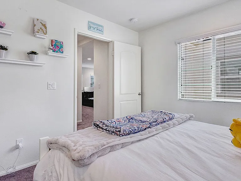 323 Paseo Gusto — Photo 17