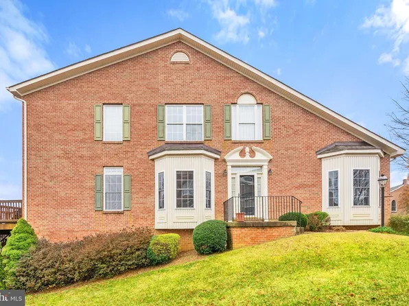 224 N View Cir, Warrenton, VA 20186