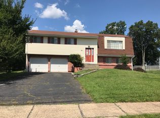 16 Patton Dr, Somerset, NJ 08873